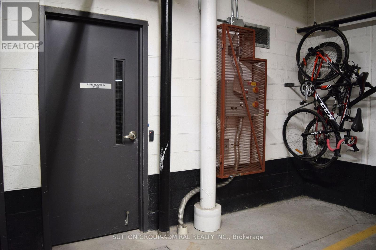 #402 - 160 Flemington Road, Toronto, Ontario  M6A 0A9 - Photo 35 - W12860190