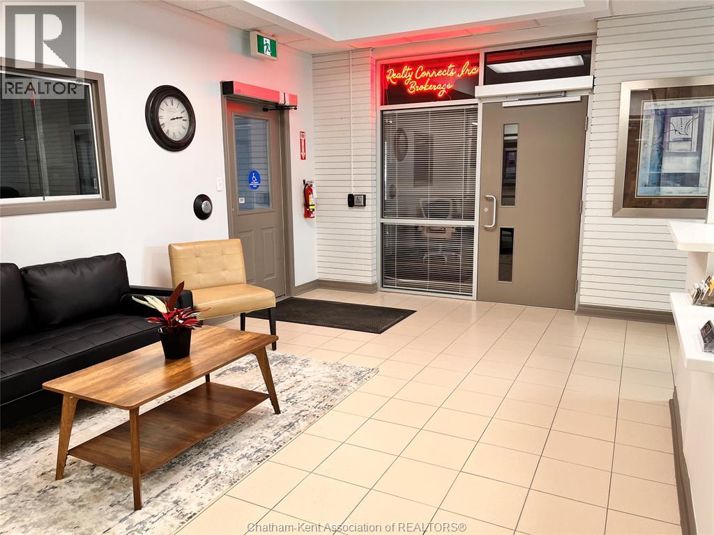 19 Raleigh Street, Chatham, Ontario  N7M 2M6 - Photo 3 - 26001890