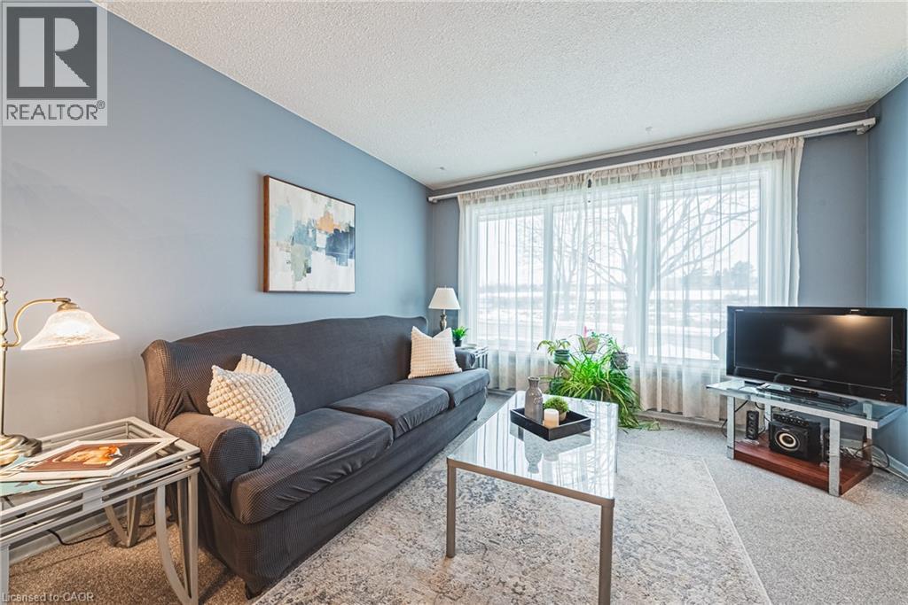 21 Lynwood Road, Hamilton, Ontario  L9C 6M7 - Photo 6 - 40808357