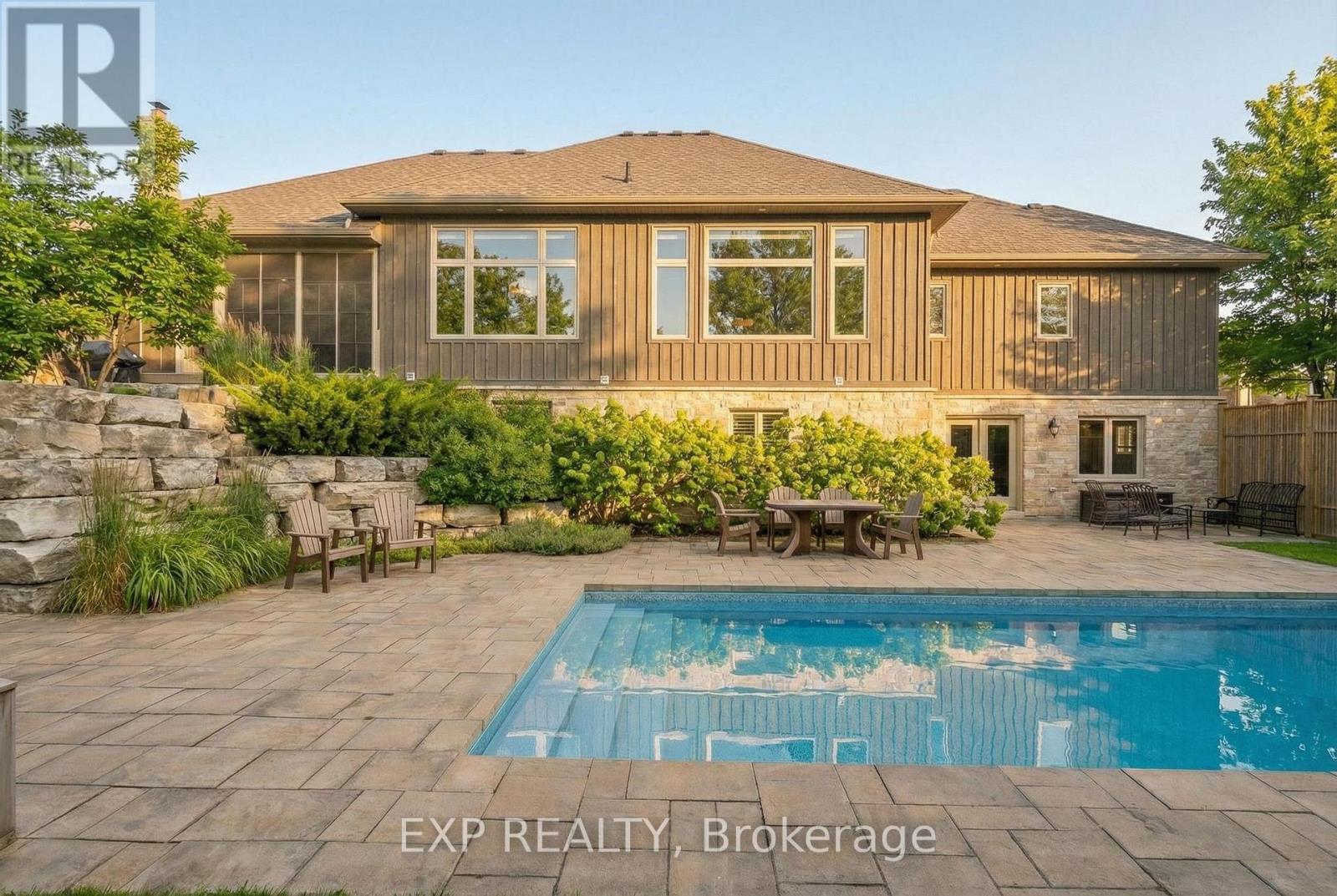 46 Woodbine Drive, Brant, Ontario  N0E 1K0 - Photo 7 - X12860182