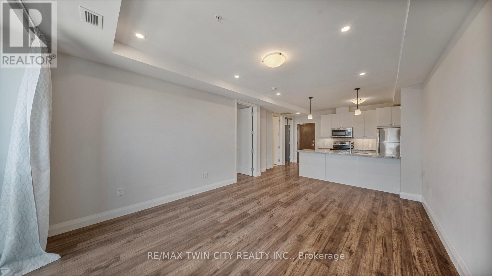 520 - 118 King Street E, Hamilton, Ontario  L8N 0A9 - Photo 15 - X12860222