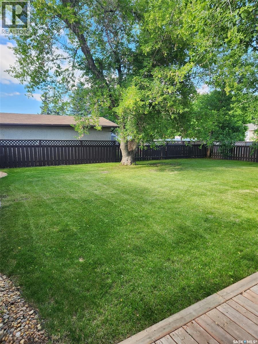 2062 96th Street, North Battleford, Saskatchewan  S9A 0J4 - Photo 31 - SK029961