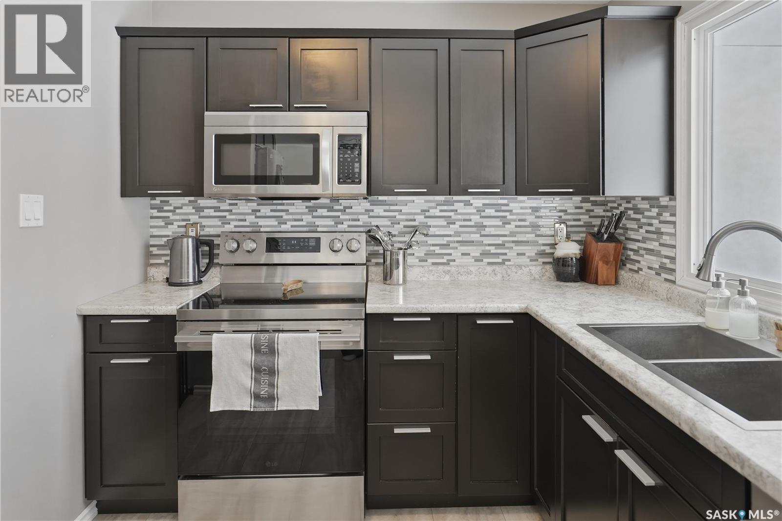 2062 96th Street, North Battleford, Saskatchewan  S9A 0J4 - Photo 8 - SK029961