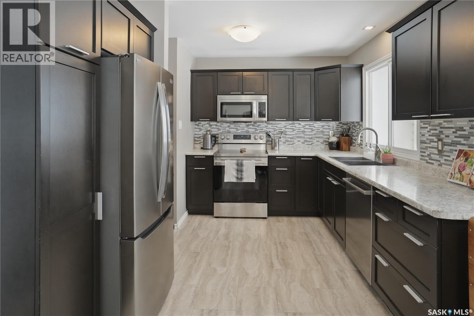 2062 96th Street, North Battleford, Saskatchewan  S9A 0J4 - Photo 9 - SK029961