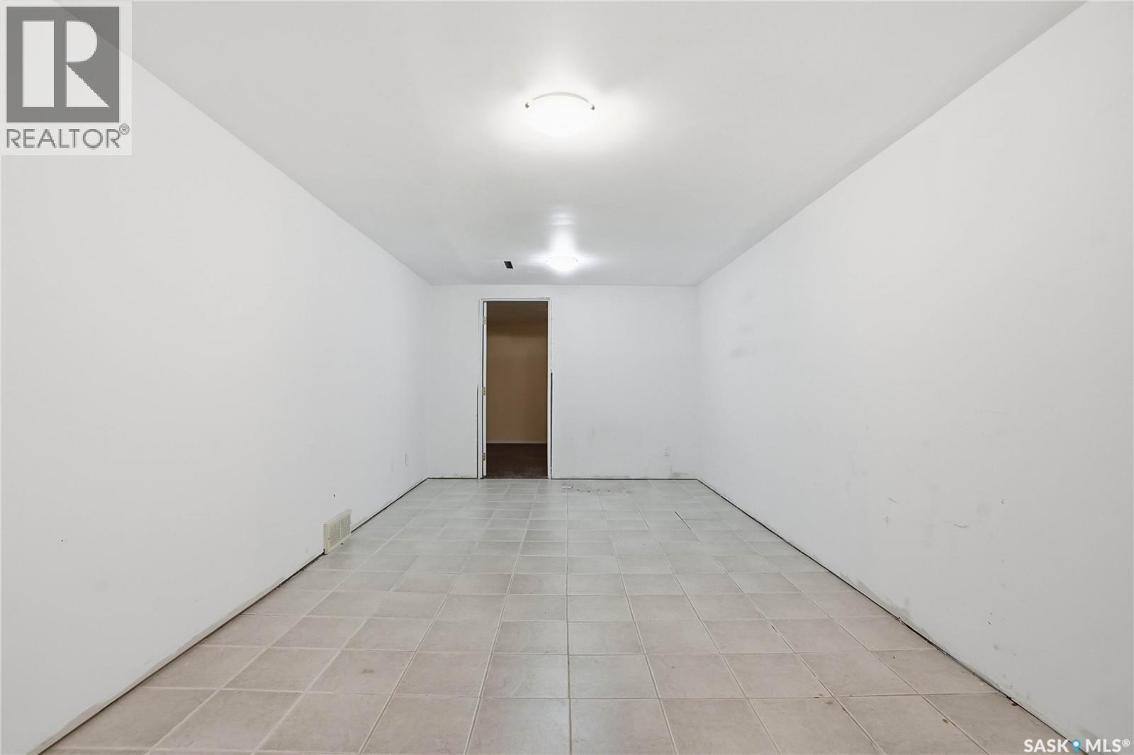 2810 Calder Avenue, Saskatoon, Saskatchewan  S7J 1W1 - Photo 27 - SK029945