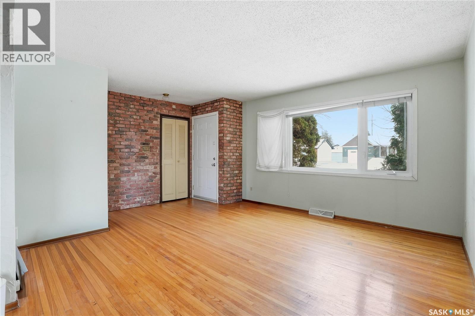 2810 Calder Avenue, Saskatoon, Saskatchewan  S7J 1W1 - Photo 5 - SK029945