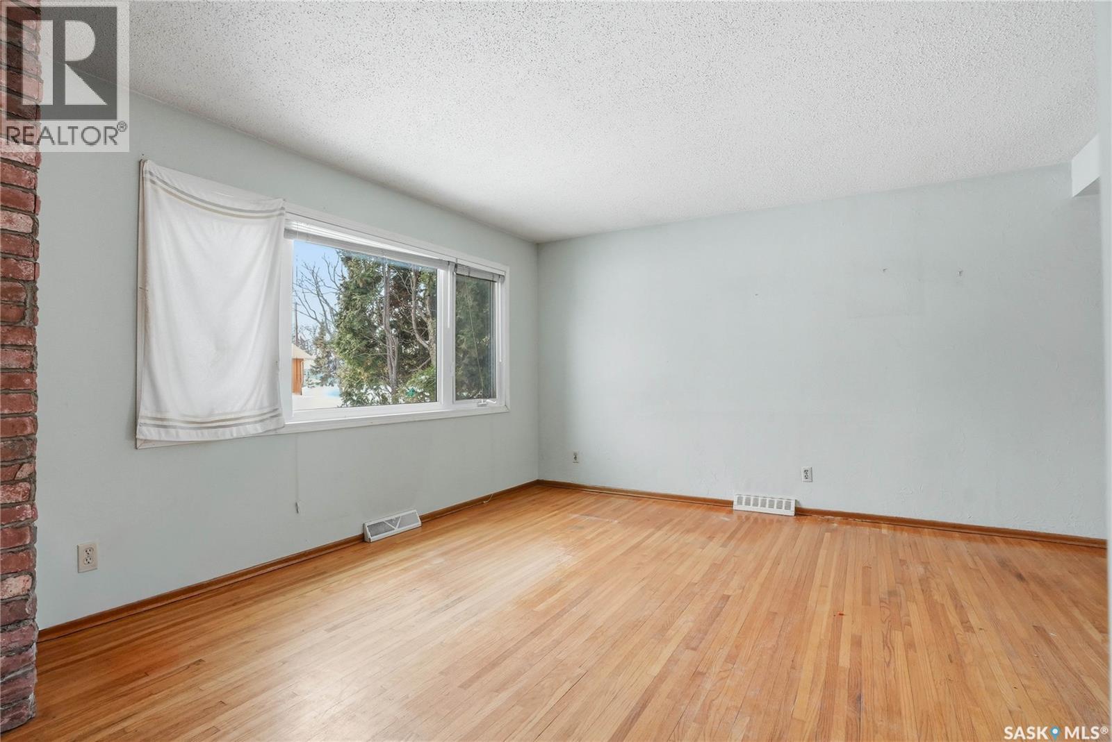 2810 Calder Avenue, Saskatoon, Saskatchewan  S7J 1W1 - Photo 7 - SK029945