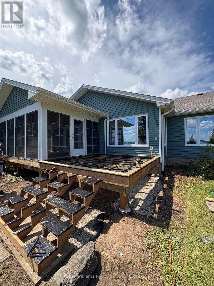 382488 Concession 17, Georgian Bluffs, Ontario  N0H 2T0 - Photo 3 - X12853890