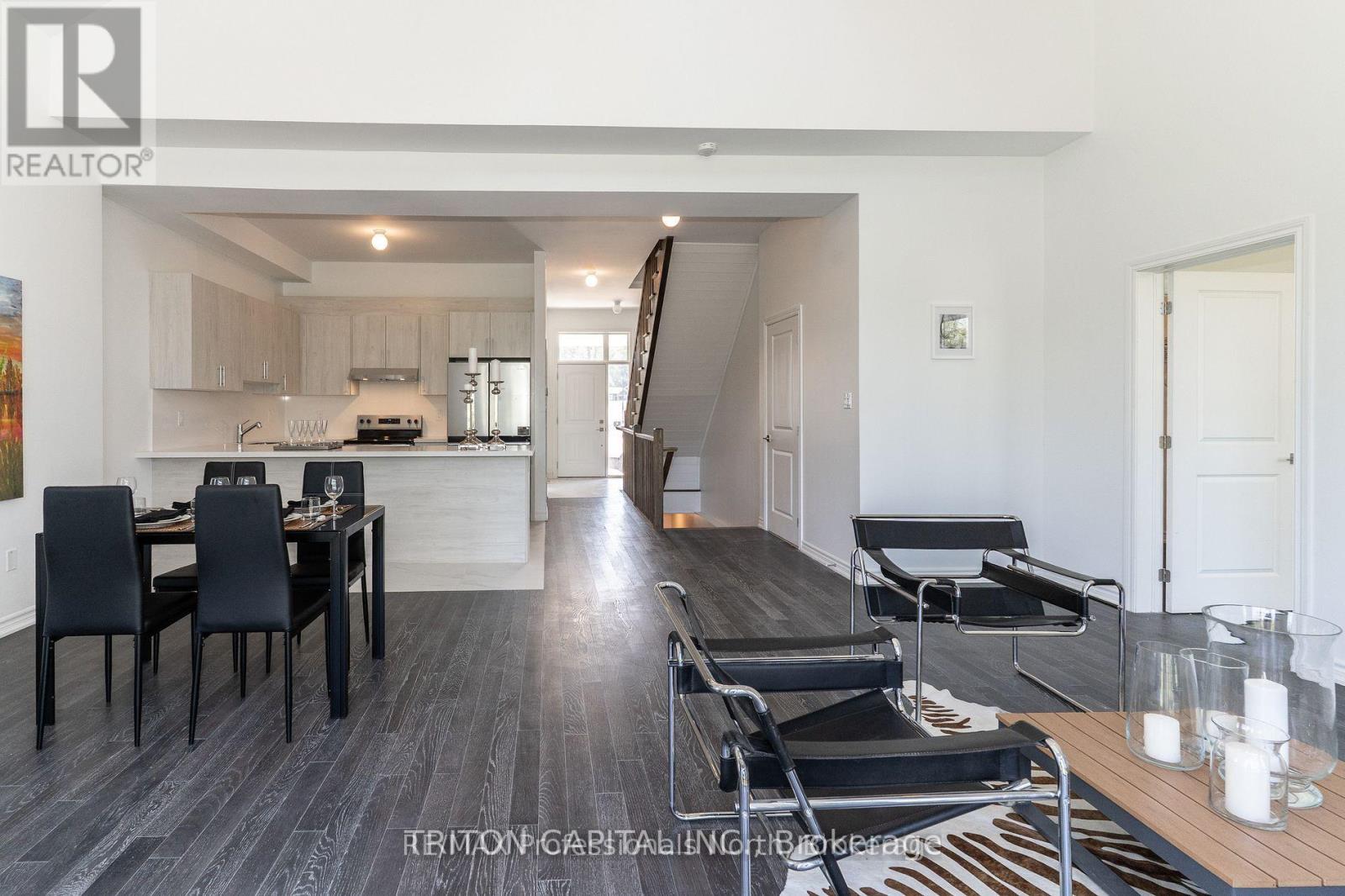 17 Turnberry Court, Bracebridge, Ontario  P1L 0N5 - Photo 3 - X12857454