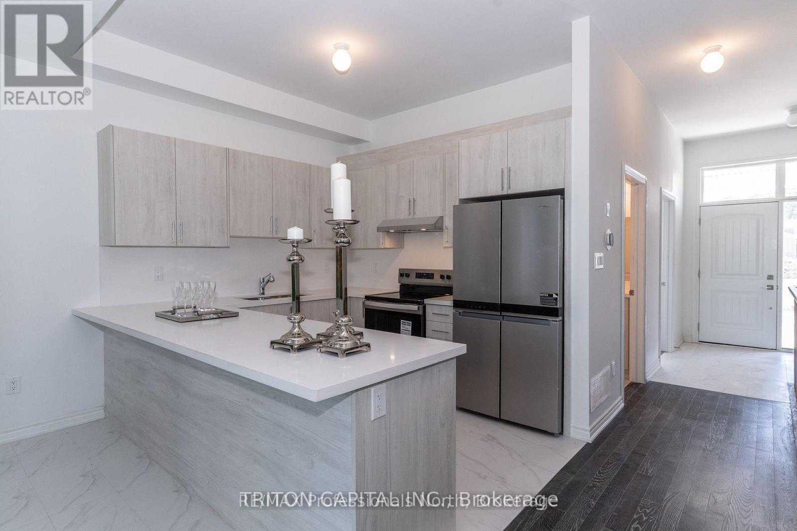 17 Turnberry Court, Bracebridge, Ontario  P1L 0N5 - Photo 8 - X12857454