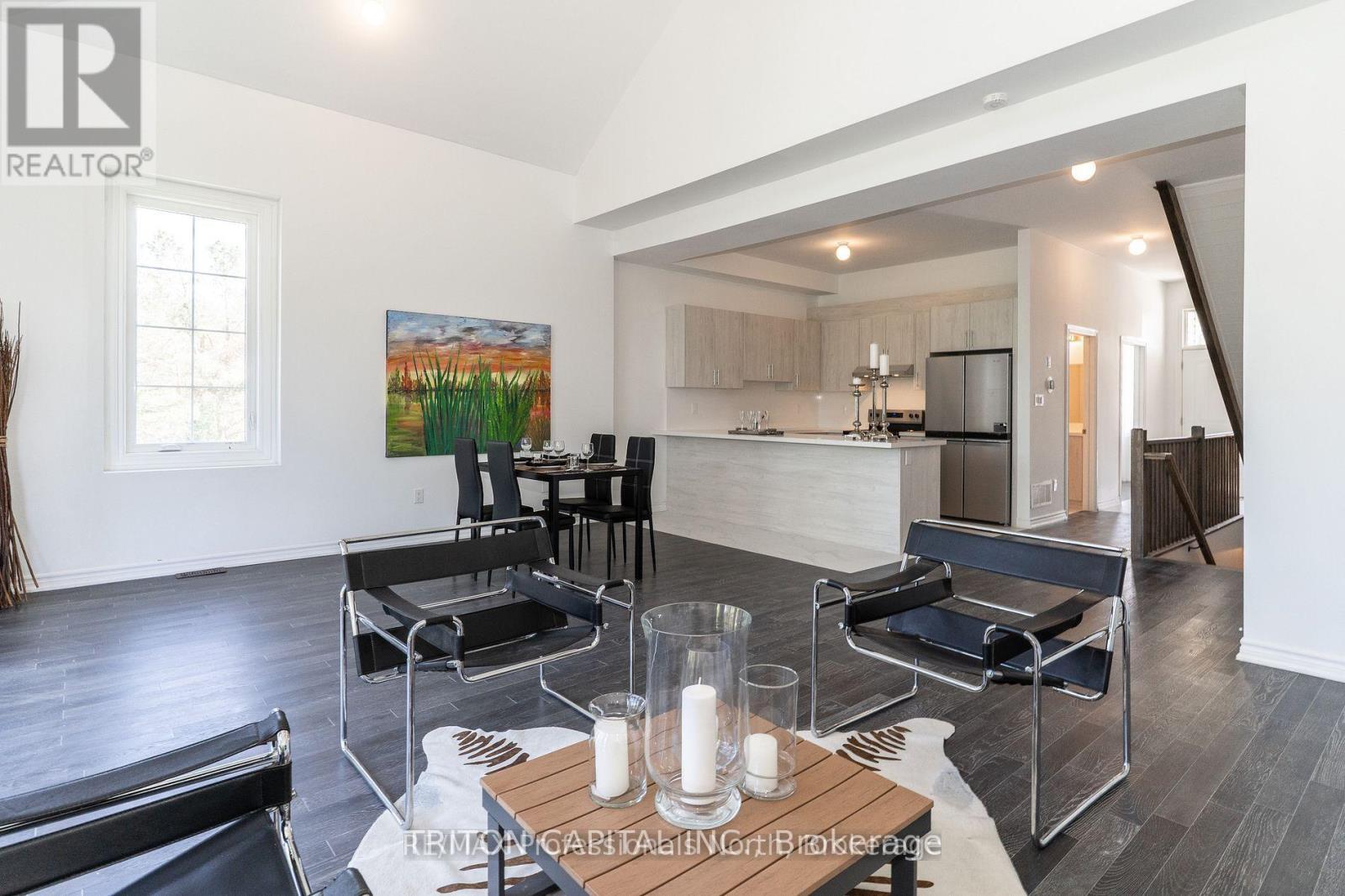 17 Turnberry Court, Bracebridge, Ontario  P1L 0N5 - Photo 4 - X12857454