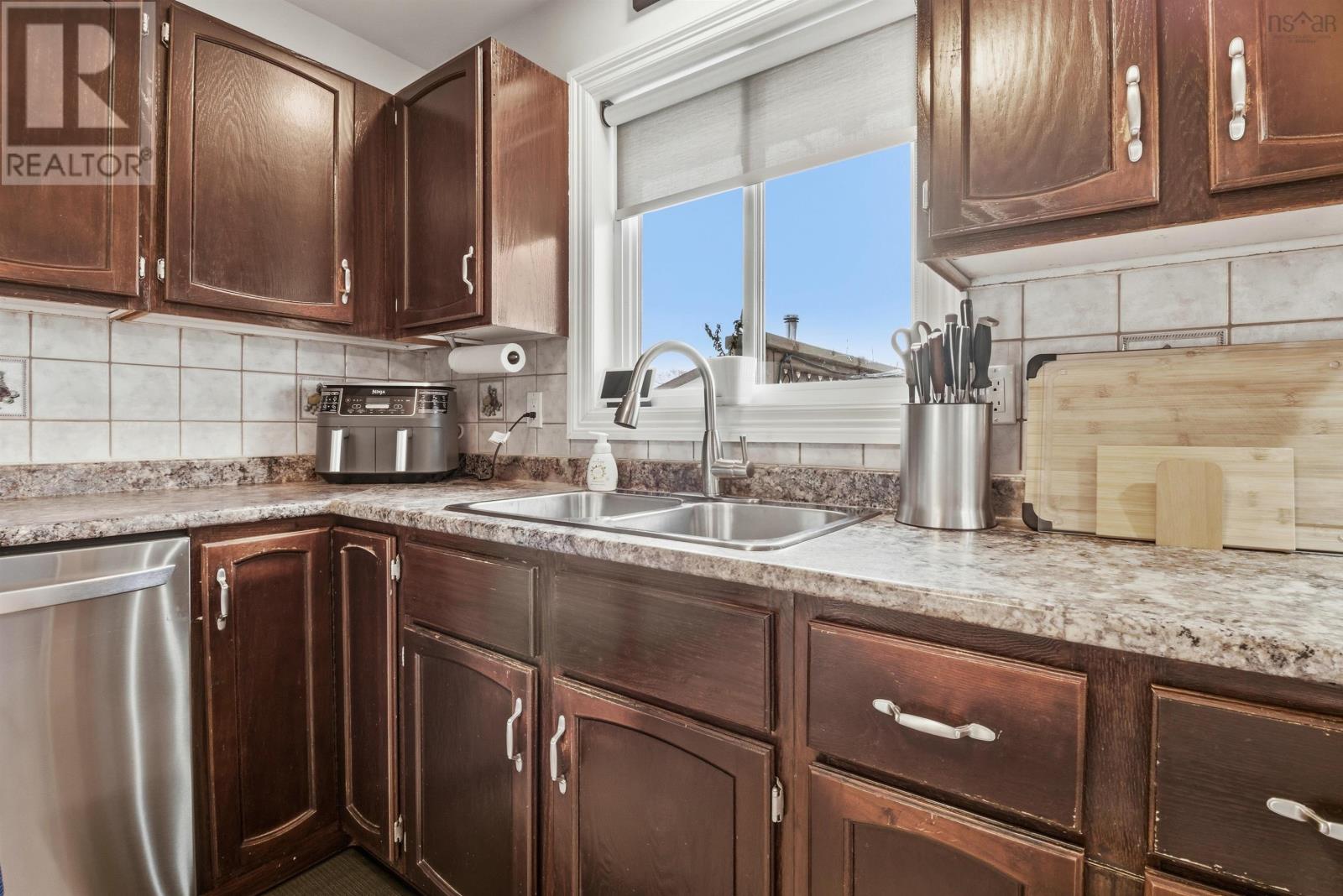 84 Shrewsbury Road, Dartmouth, Nova Scotia  B2V 2E3 - Photo 12 - 202603764