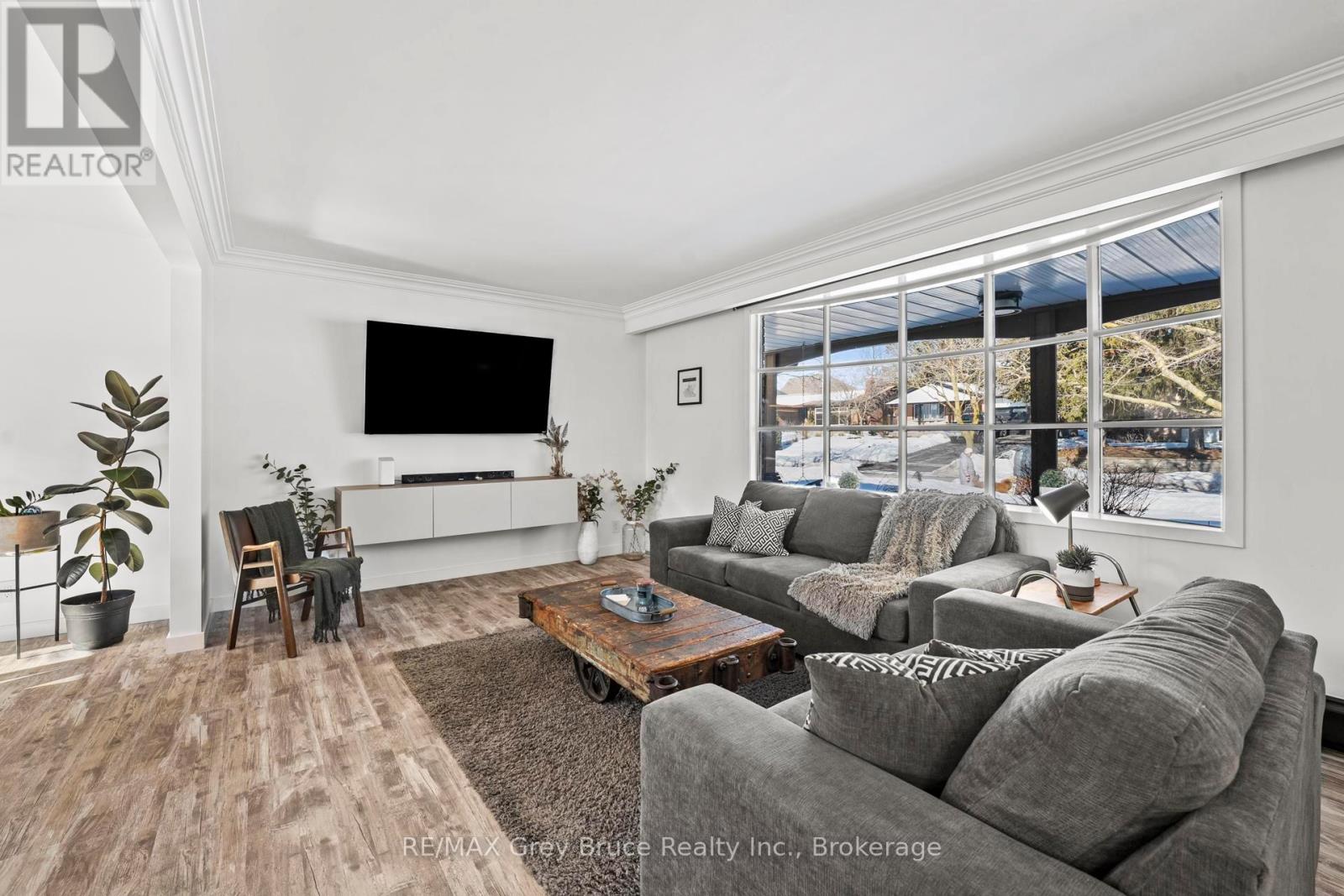 74 Inwood Crescent, Kitchener, Ontario  N2M 2M1 - Photo 9 - X12860246