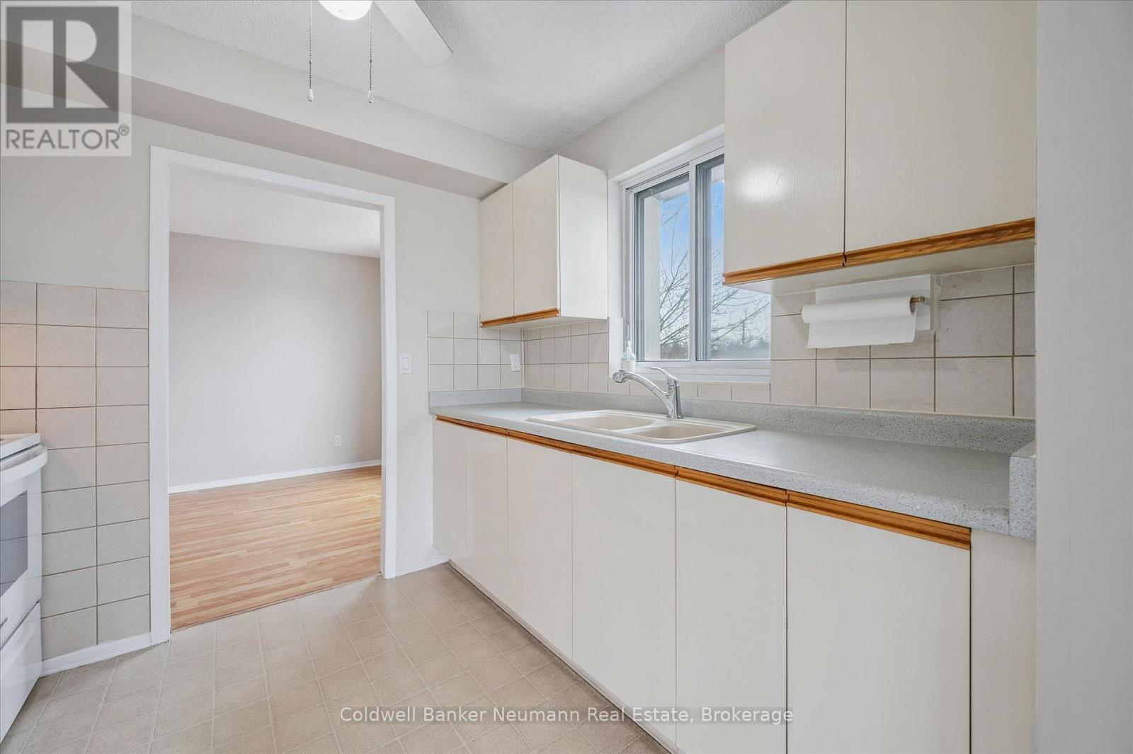 405 - 358 Waterloo Avenue, Guelph, Ontario N1H 7Y3 - Photo 8 - X12860358