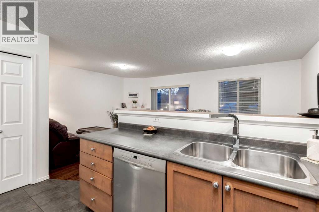 142 Eversyde Common Sw, Calgary, Alberta  T2Y 4Z6 - Photo 10 - A2284511