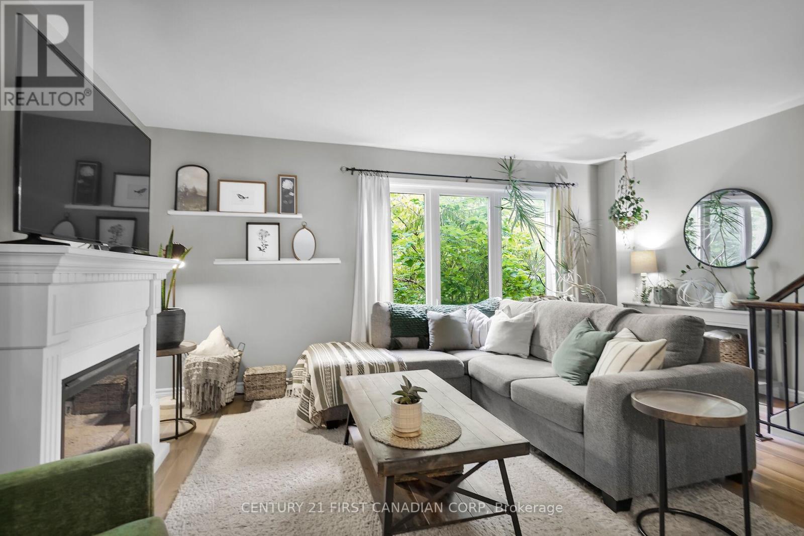 589 Griffith Street, London South, Ontario  N6K 2S5 - Photo 3 - X12860300