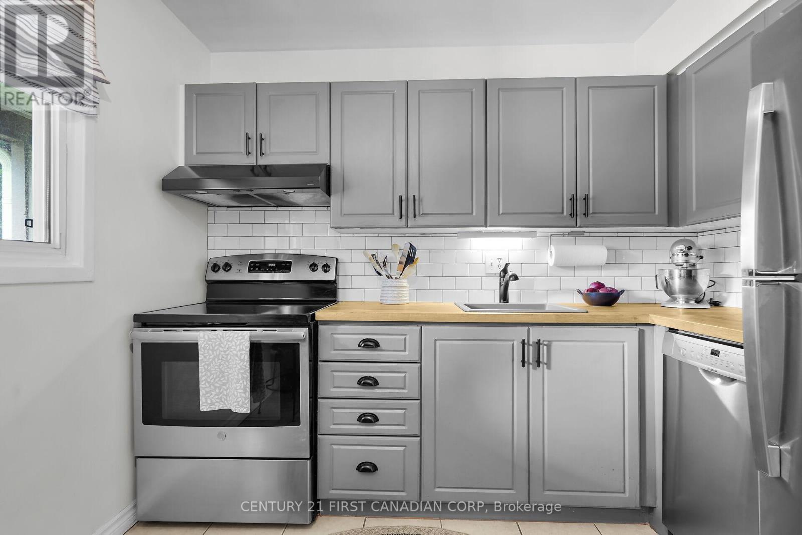 589 Griffith Street, London South, Ontario  N6K 2S5 - Photo 8 - X12860300