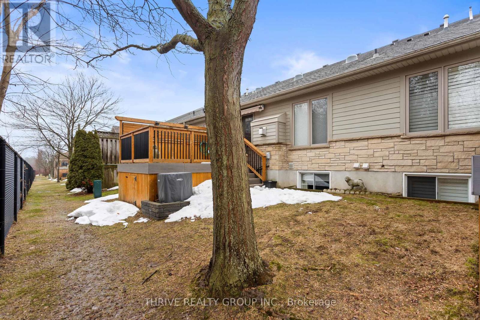 28 - 124 North Centre Road, London North, Ontario  N5X 4R3 - Photo 46 - X12860376