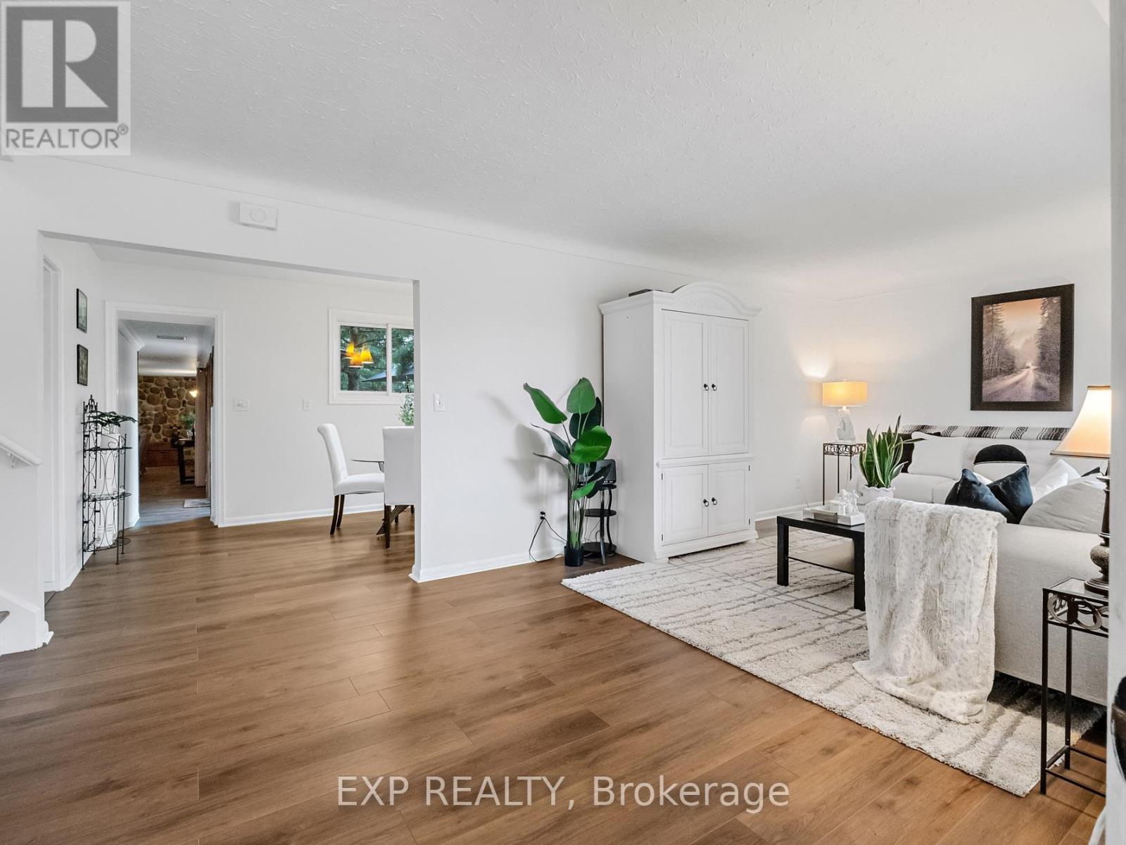 6711 Mcmicking Street, Niagara Falls, Ontario  L2J 1X5 - Photo 5 - X12860276