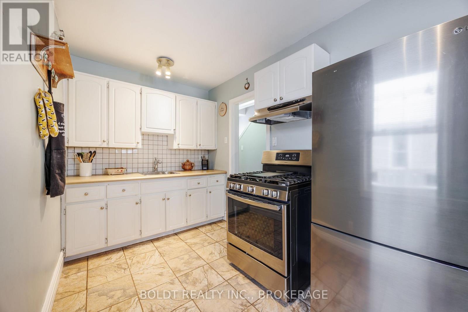 12 Princess Street, St. Catharines, Ontario  L2P 2P9 - Photo 13 - X12860350