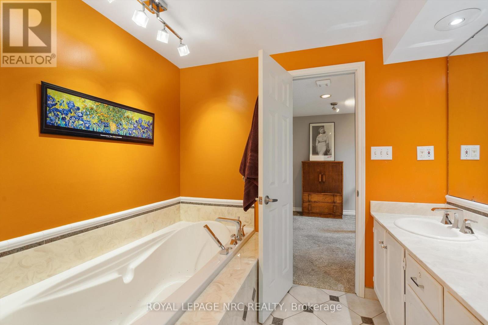 23 - 178 Scott Street, St. Catharines, Ontario  L2N 6Y5 - Photo 21 - X12860362