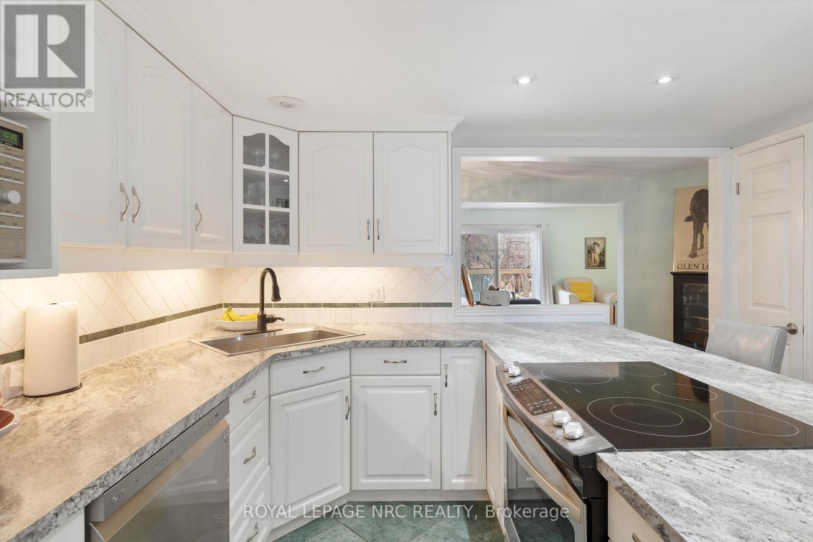 23 - 178 Scott Street, St. Catharines, Ontario  L2N 6Y5 - Photo 7 - X12860362