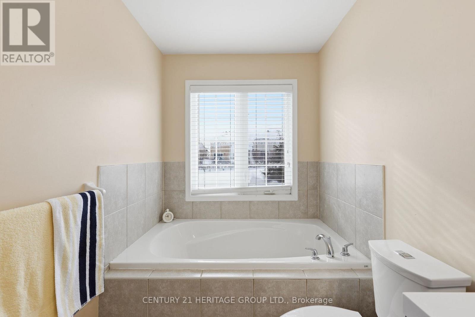 40 Cliff Gunn Road, Newmarket, Ontario  L3X 3J8 - Photo 14 - N12783844