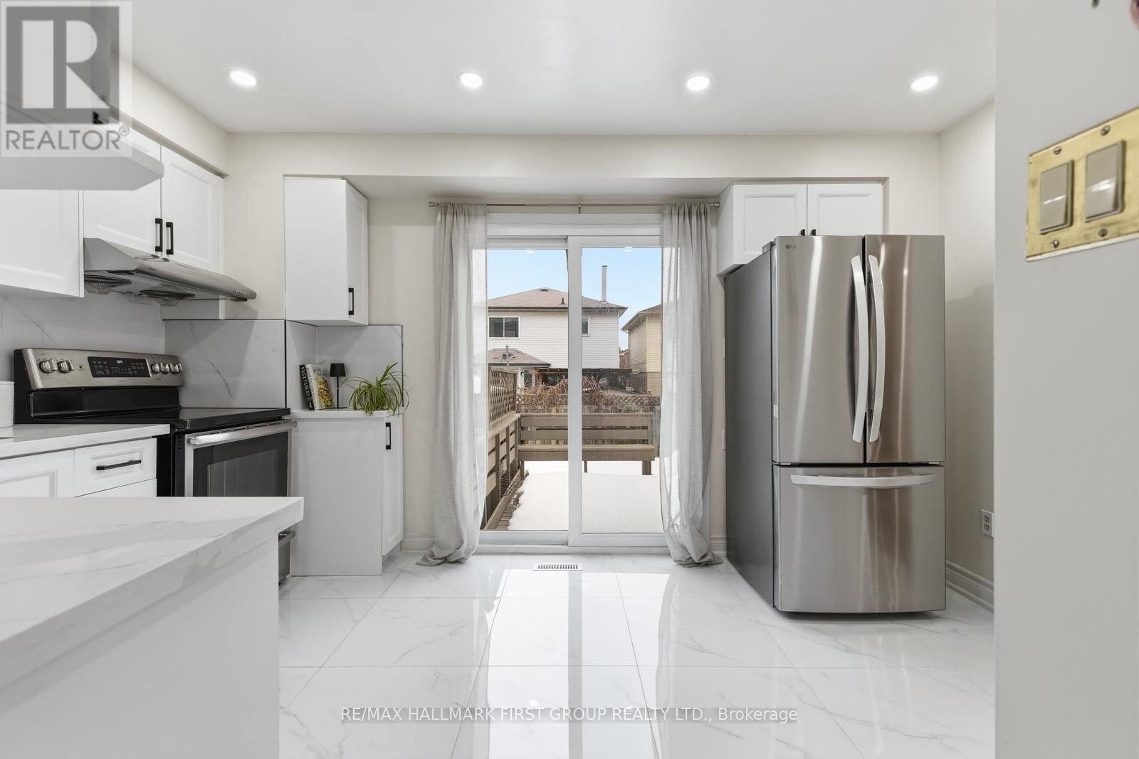 164 Wright Crescent, Ajax, Ontario  L1S 6X5 - Photo 9 - E12860172