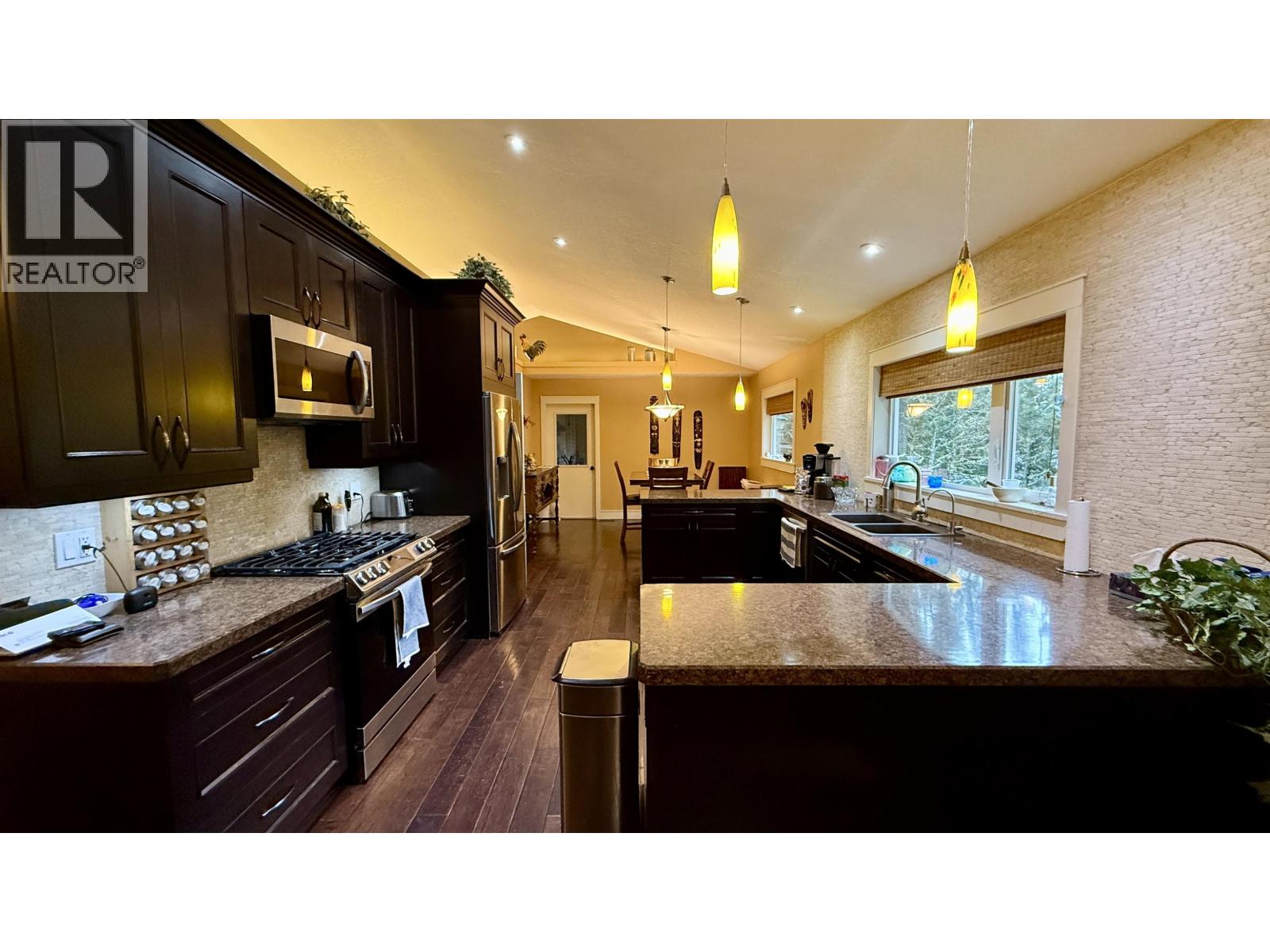 5276 Chintu Drive, 108 Mile Ranch, British Columbia  V0K 2Z0 - Photo 5 - R3097304