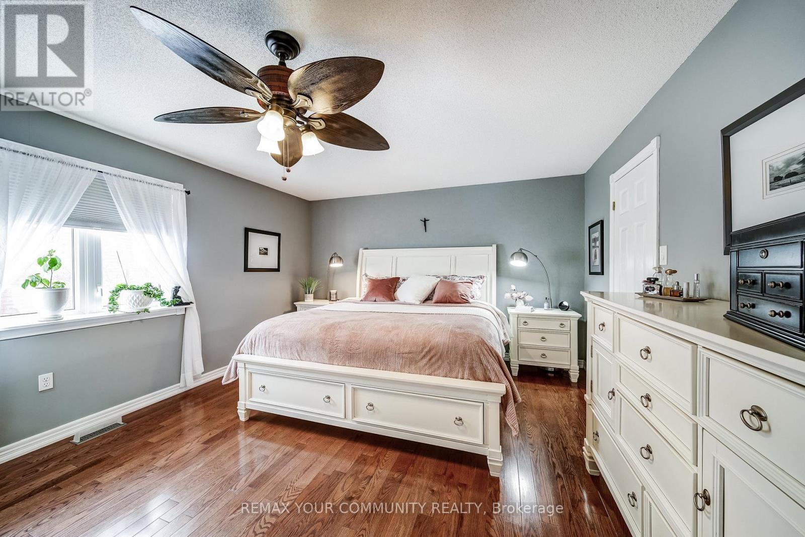 53 Highcastle Avenue, Georgina (Keswick North), Ontario  L4P 4B4 - Photo 18 - N12860260