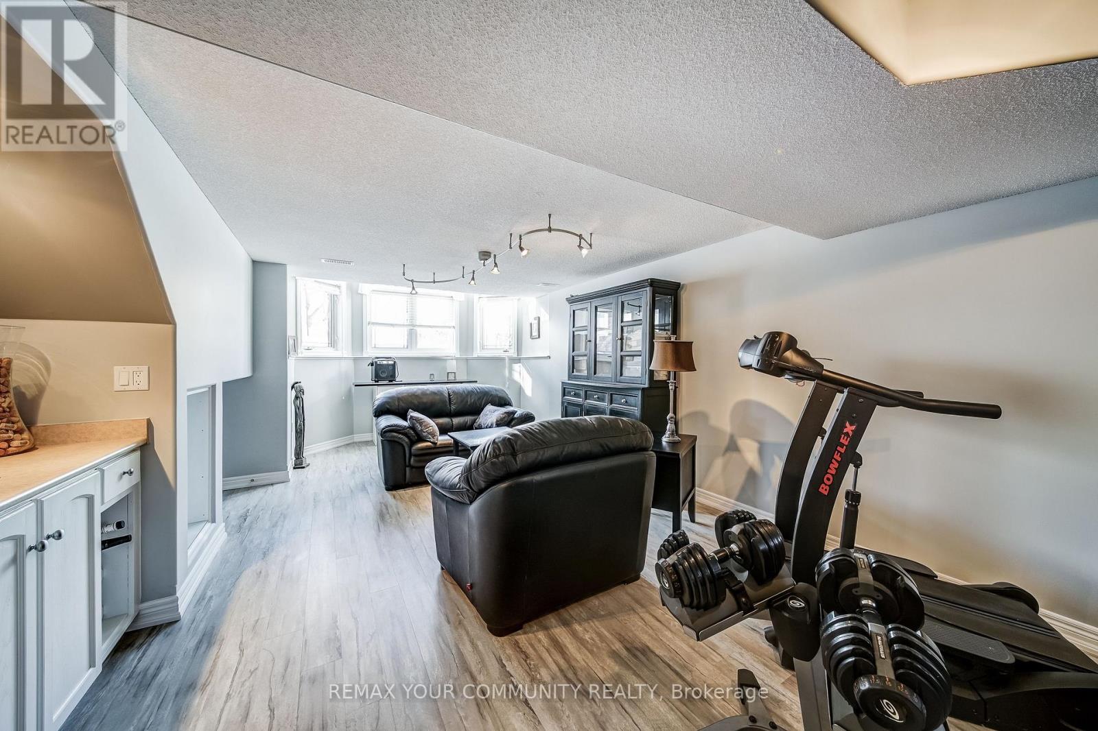 53 Highcastle Avenue, Georgina (Keswick North), Ontario  L4P 4B4 - Photo 29 - N12860260