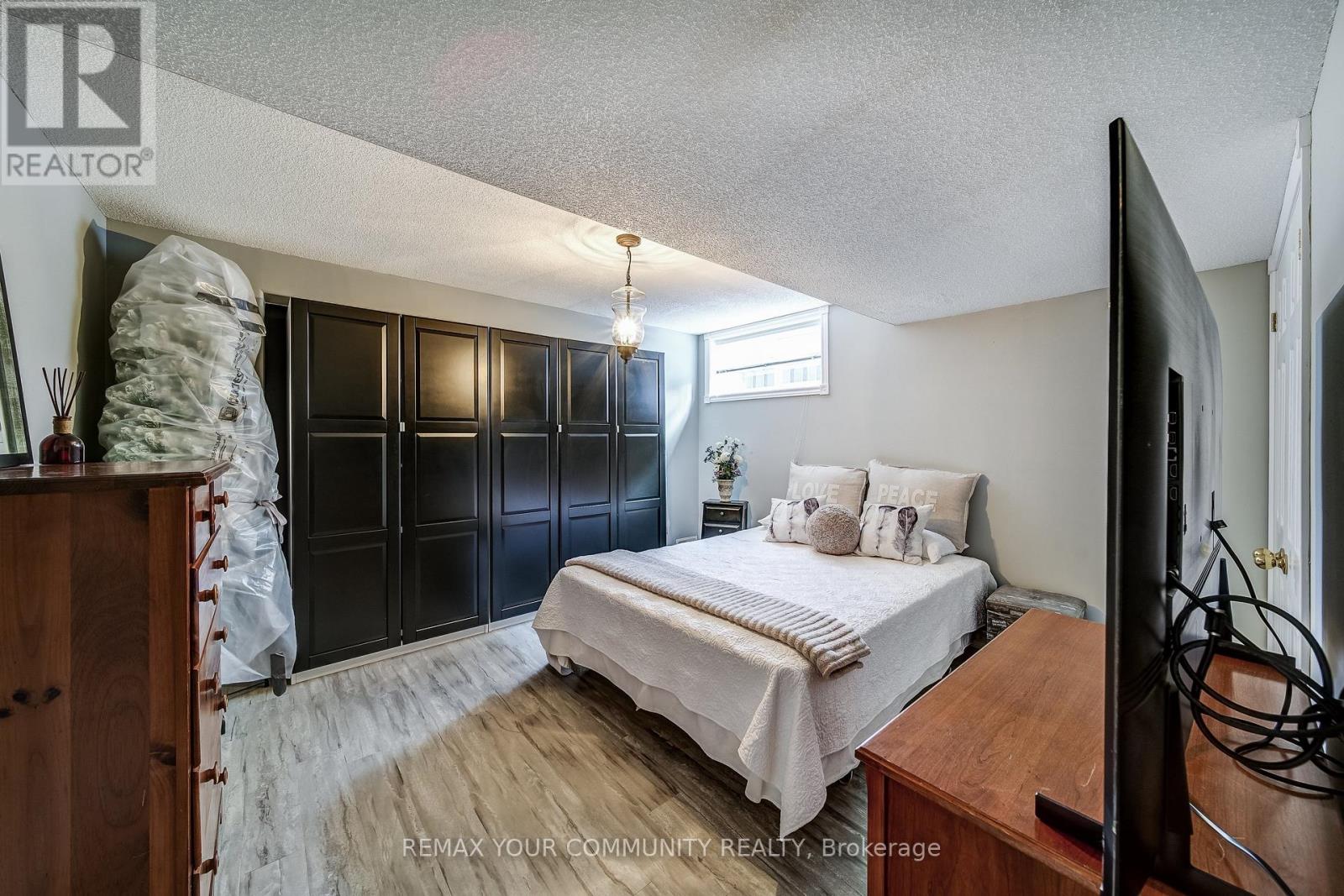 53 Highcastle Avenue, Georgina (Keswick North), Ontario  L4P 4B4 - Photo 33 - N12860260