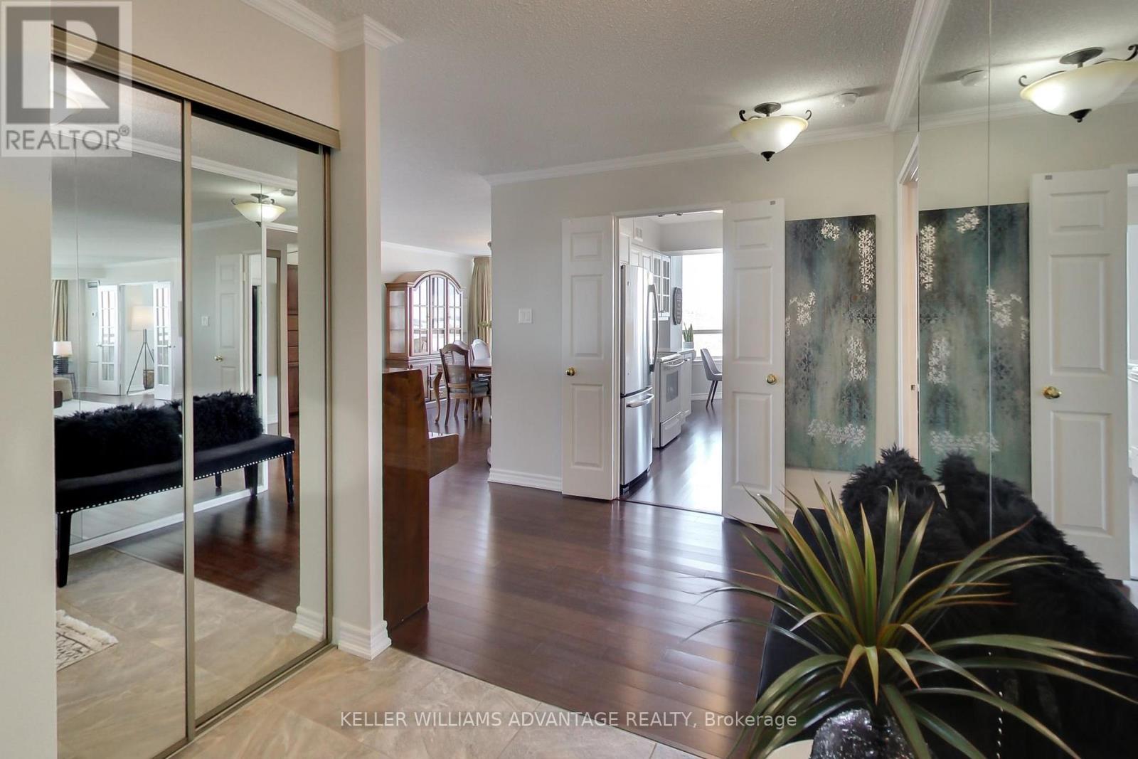 825 - 25 Austin Drive, Markham (Markville), Ontario  L3R 8H4 - Photo 3 - N12860306