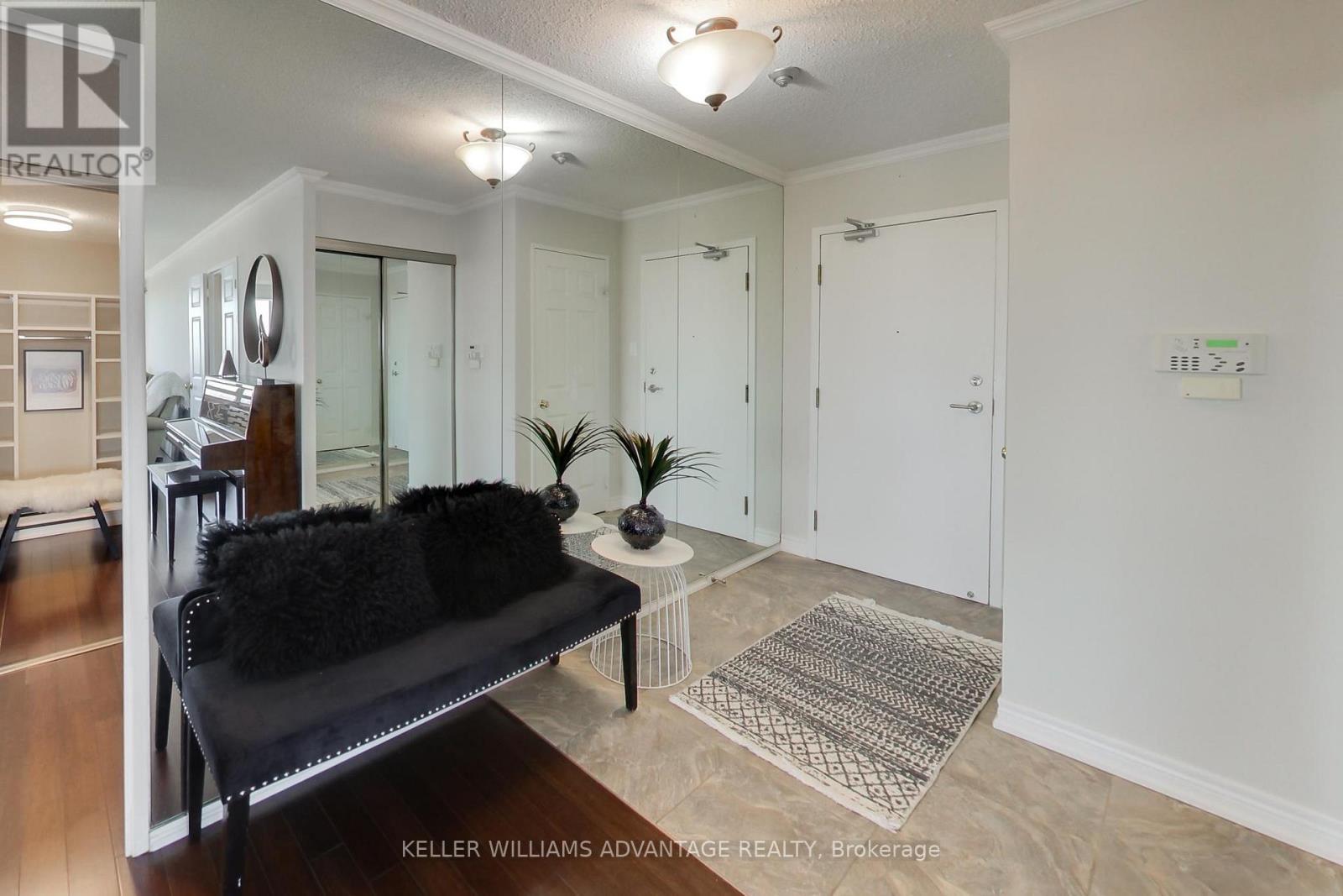 825 - 25 Austin Drive, Markham (Markville), Ontario  L3R 8H4 - Photo 5 - N12860306