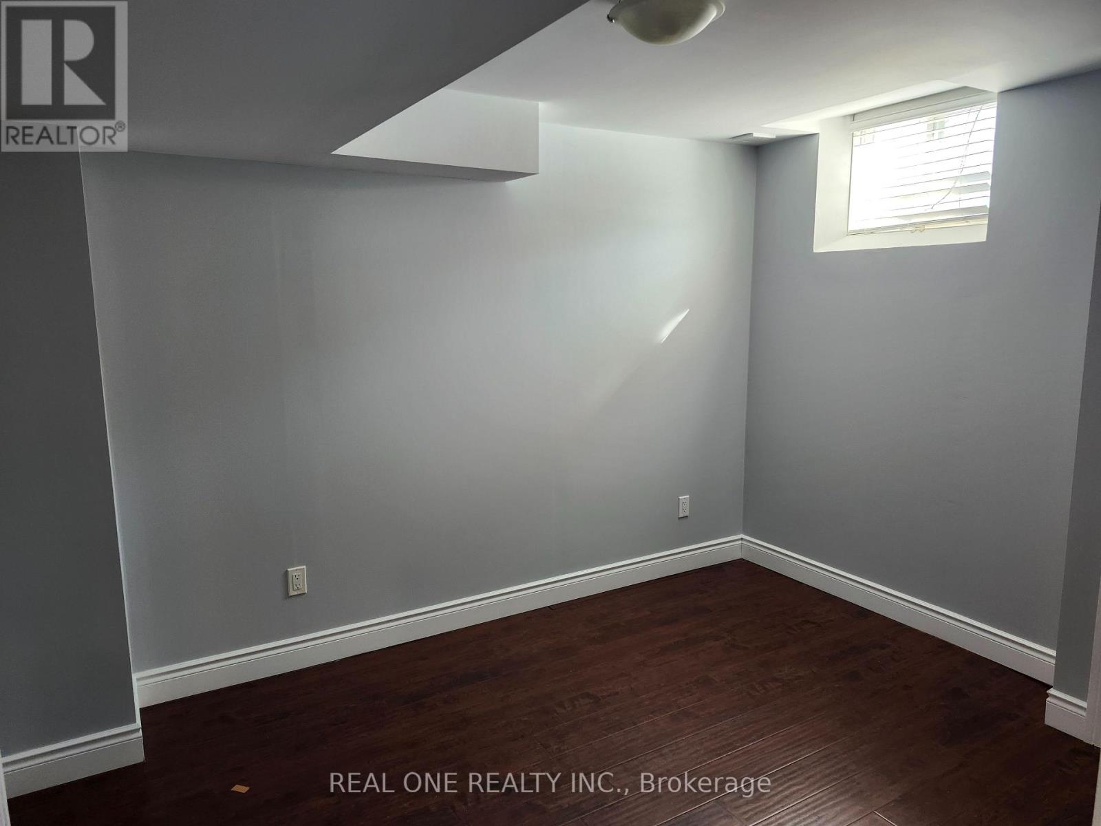 107 Golden Orchard(Bsmt) Road, Vaughan (Patterson), Ontario  L6A 0M7 - Photo 5 - N12860340