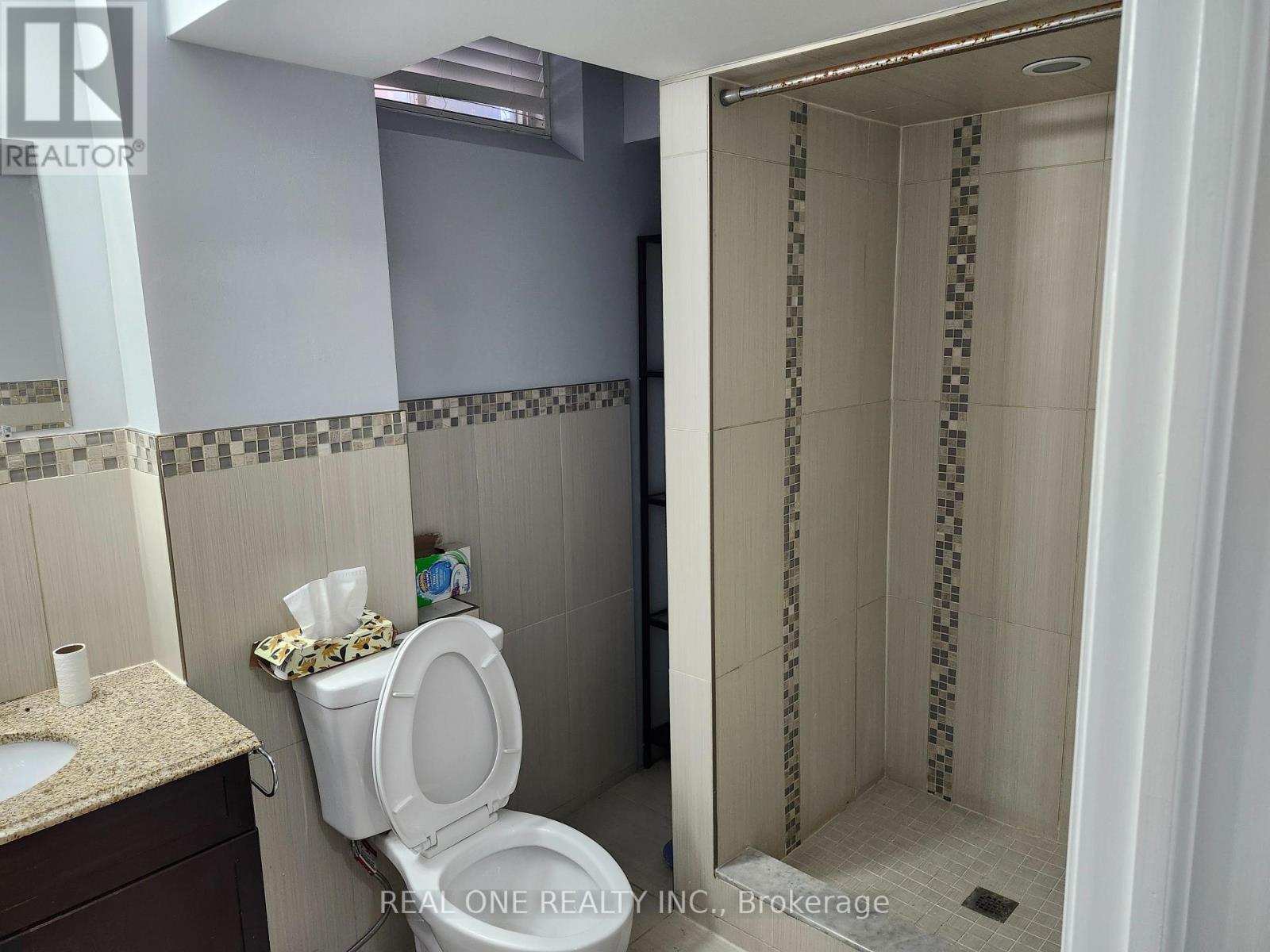 107 Golden Orchard(Bsmt) Road, Vaughan (Patterson), Ontario  L6A 0M7 - Photo 8 - N12860340