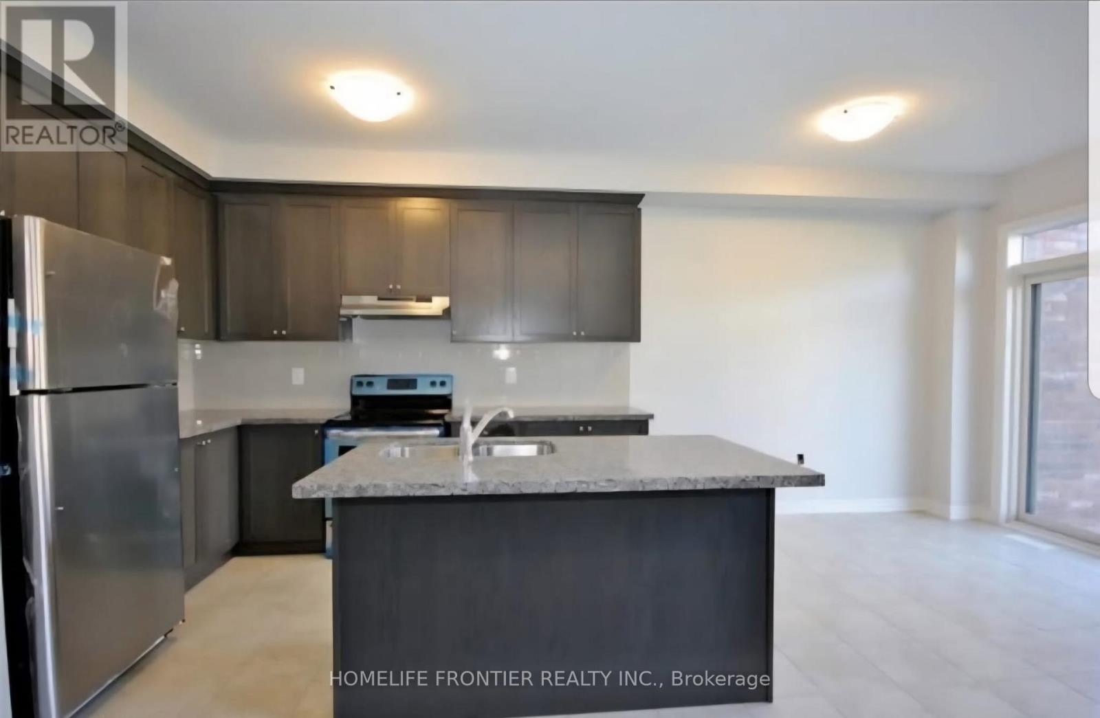 2081 Dale Road, Innisfil (Alcona), Ontario  L9S 0L4 - Photo 6 - N12860354