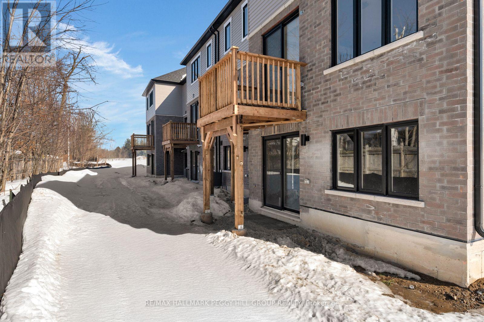 197 Durham Avenue, Barrie, Ontario  L9J 0Z5 - Photo 11 - S12860296