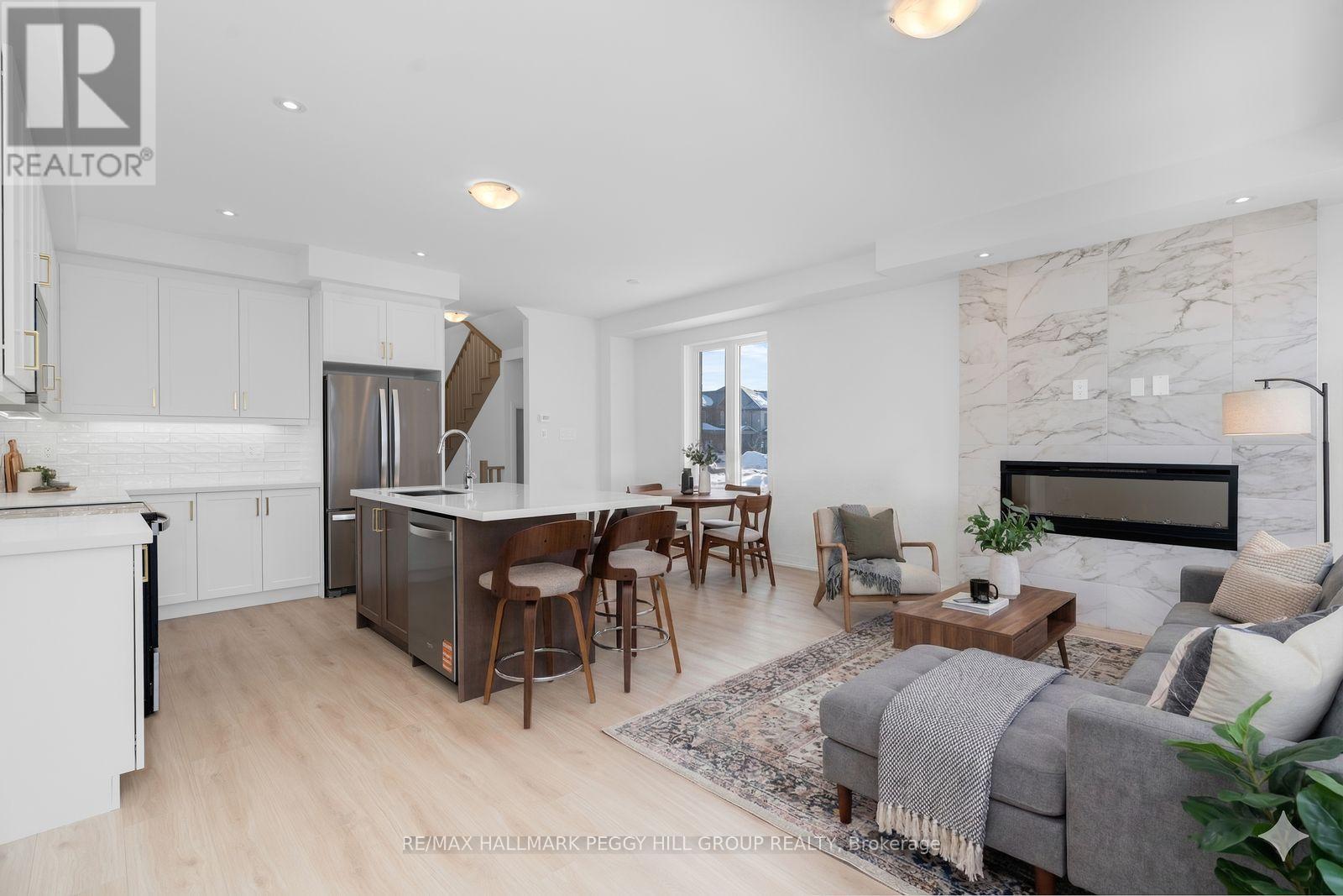 197 Durham Avenue, Barrie, Ontario  L9J 0Z5 - Photo 3 - S12860296