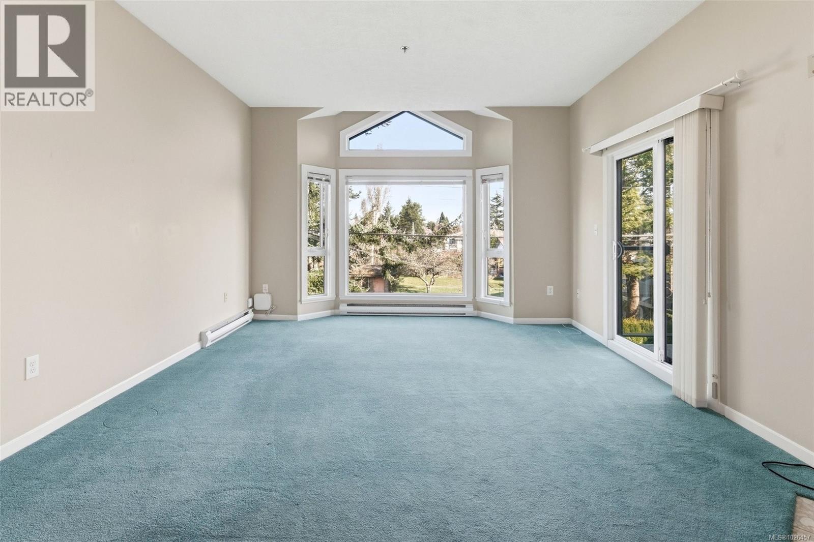 306 3969 Shelbourne St, Saanich, British Columbia  V8N 6J5 - Photo 14 - 1026457