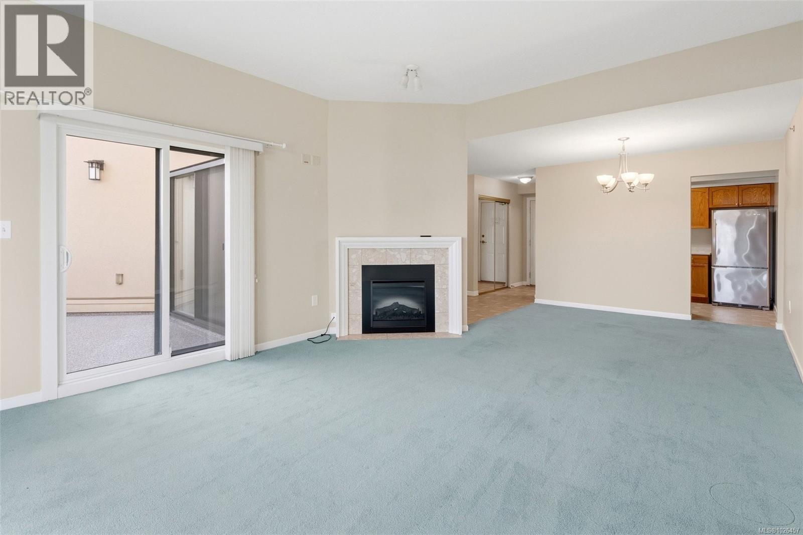 306 3969 Shelbourne St, Saanich, British Columbia  V8N 6J5 - Photo 16 - 1026457