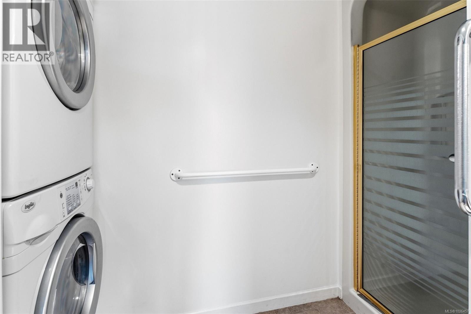 306 3969 Shelbourne St, Saanich, British Columbia  V8N 6J5 - Photo 21 - 1026457