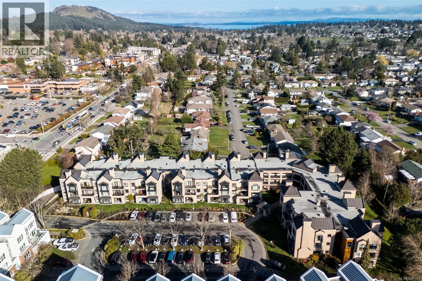 306 3969 Shelbourne St, Saanich, British Columbia  V8N 6J5 - Photo 33 - 1026457