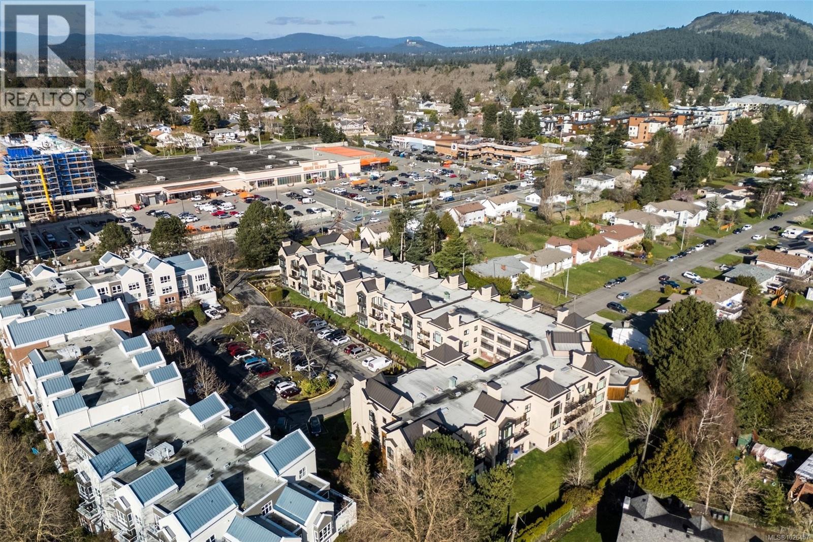 306 3969 Shelbourne St, Saanich, British Columbia  V8N 6J5 - Photo 34 - 1026457