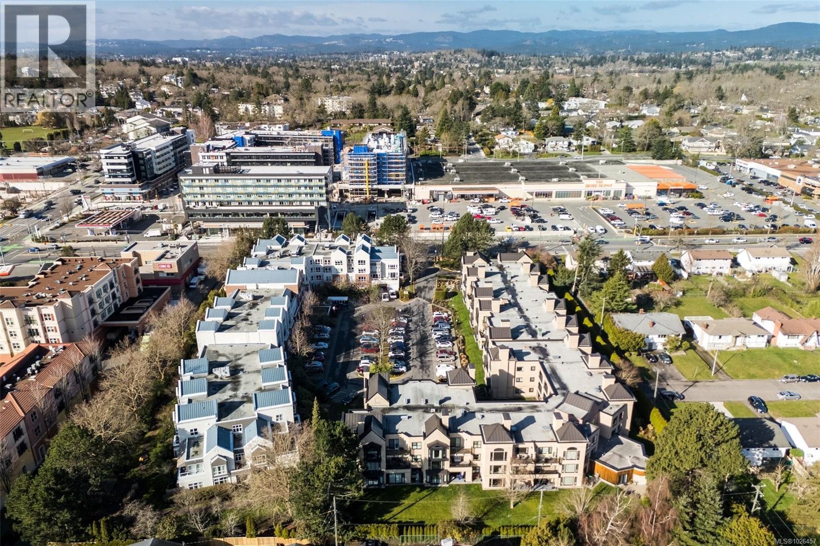 306 3969 Shelbourne St, Saanich, British Columbia  V8N 6J5 - Photo 35 - 1026457