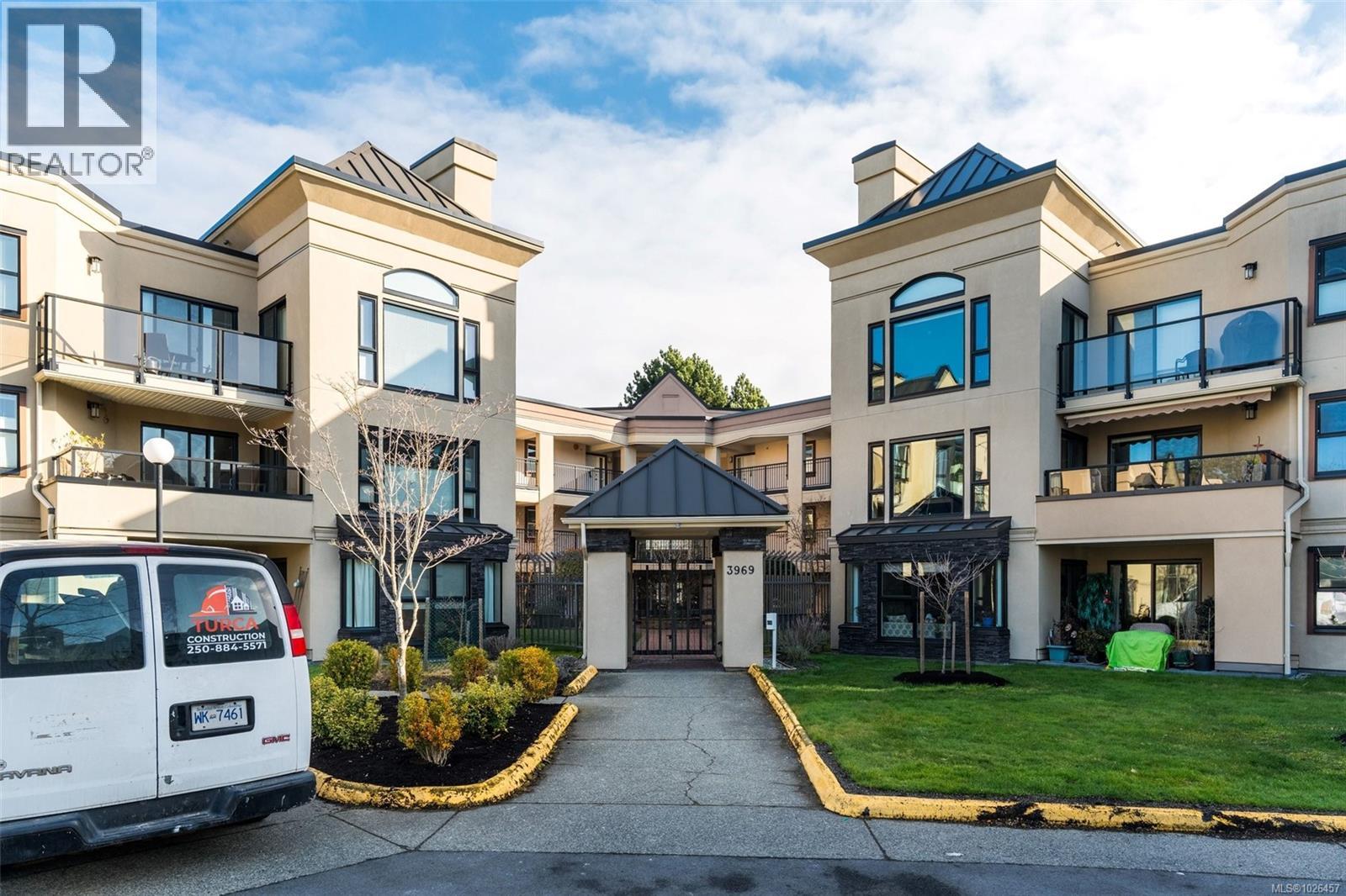 306 3969 Shelbourne St, Saanich, British Columbia  V8N 6J5 - Photo 5 - 1026457