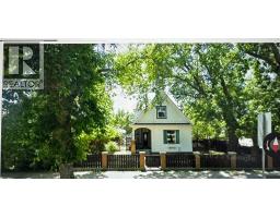 1204 7 Avenue S, Lethbridge, Alberta