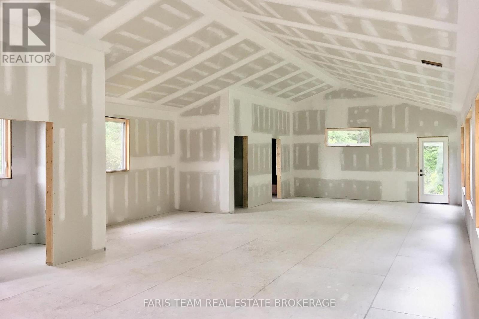 2180-2186 Hwy 141, Muskoka Lakes, Ontario  P0B 1L0 - Photo 5 - X12860370