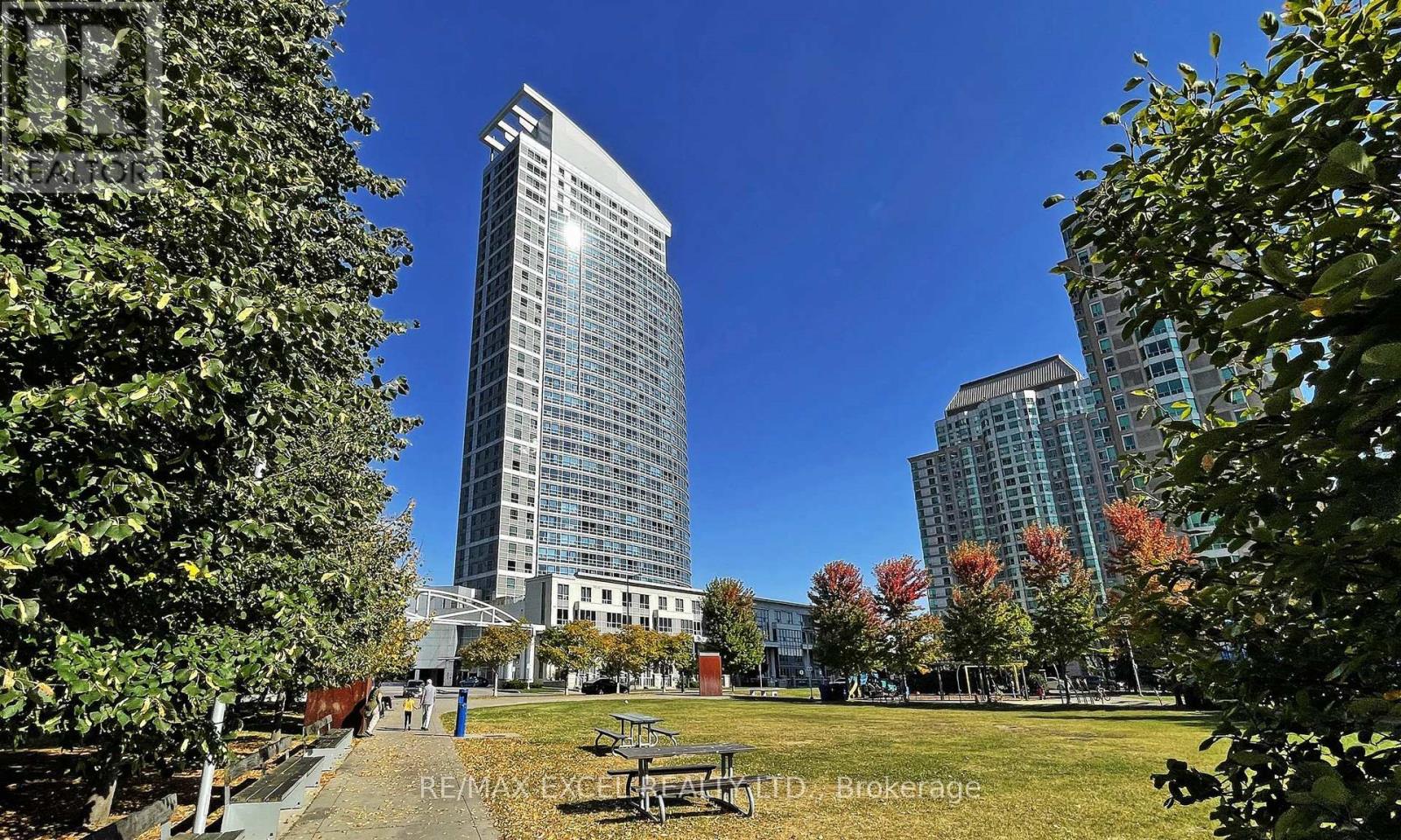 509 - 38 Lee Centre Drive, Toronto (Woburn), Ontario  M1H 3J7 - Photo 2 - E12859138