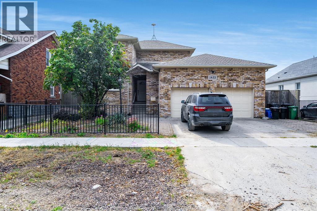 1833 St. Luke, windsor, Ontario